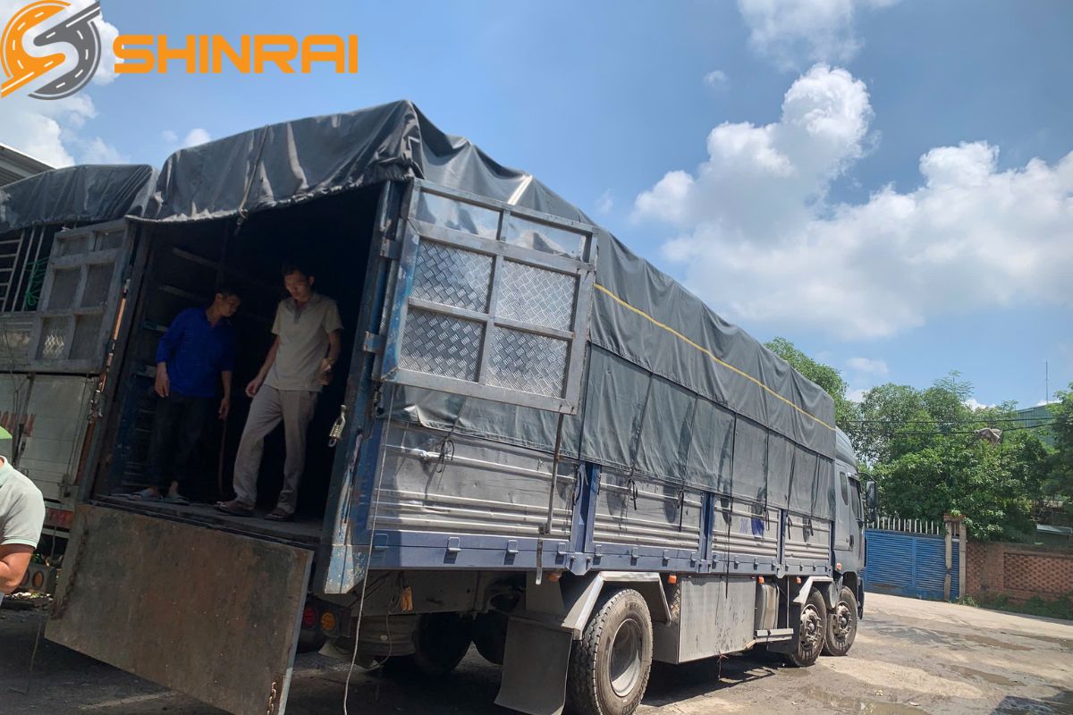 Xe tải vận chuyển hàng Bắc Nam Shinrai